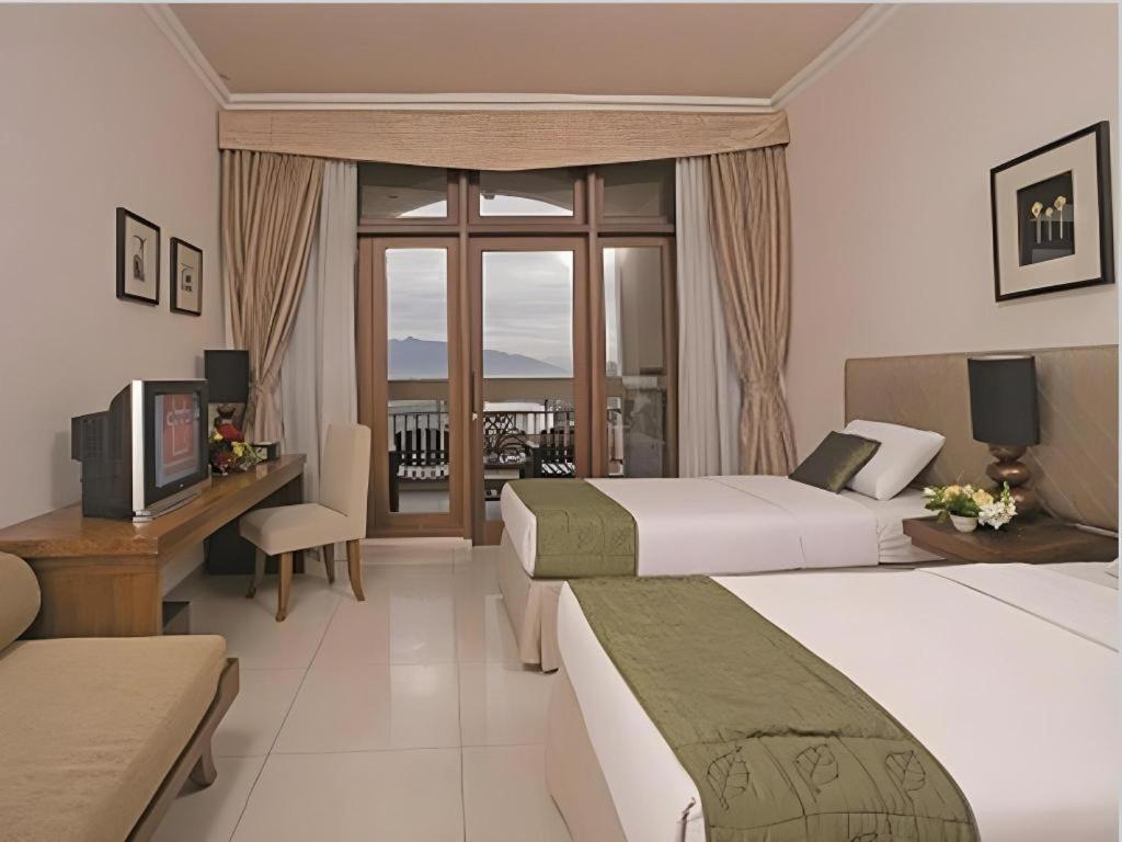 Le Beringin Hotel Salatiga Exterior foto